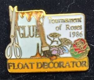 Tournament of Roses Rose Parade Float Decorator 1986 Souvenir Pin